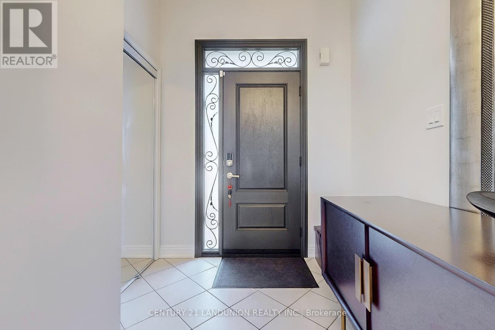 101 Gar Lehman Avenue, Whitchurch-Stouffville, Ontario  L4A 0W9 - Photo 5 - N12410181