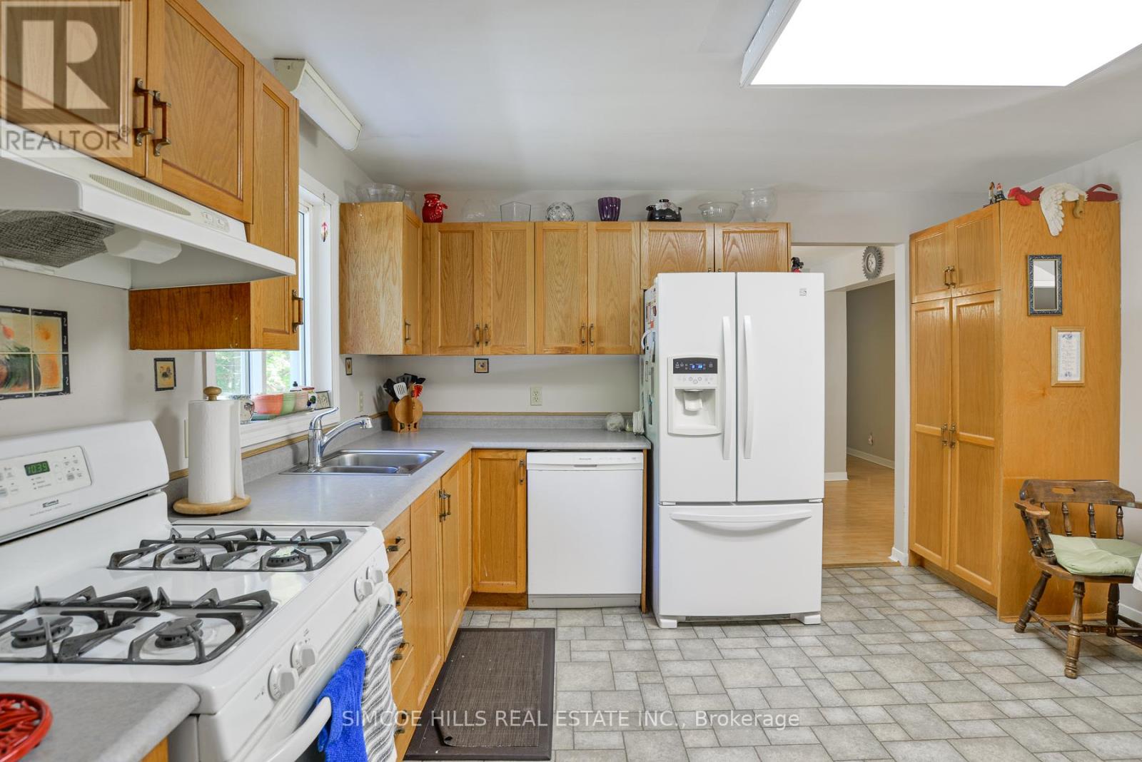 1758 Division Road E, Severn, Ontario  L3V 0Y7 - Photo 9 - S12410079