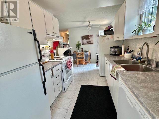 57 Hergott Ave, Elliot Lake, Ontario  P5A 3B1 - Photo 3 - SM252118