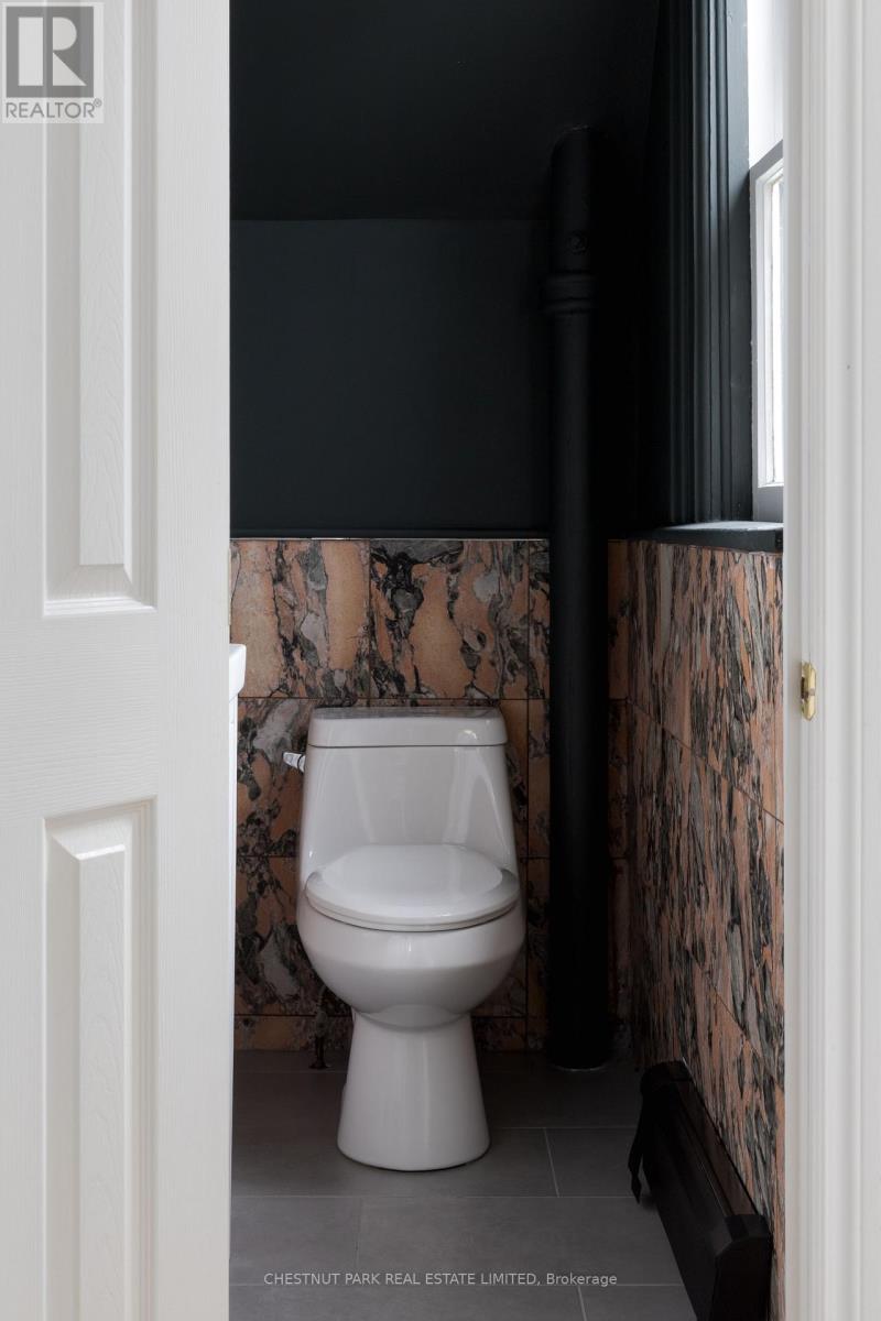 28 Centre Street, Prince Edward County, Ontario  K0K 2T0 - Photo 15 - X12410262