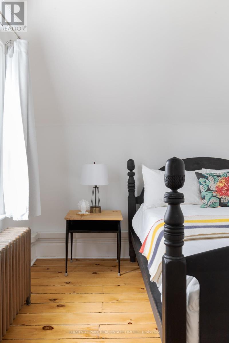 28 Centre Street, Prince Edward County, Ontario  K0K 2T0 - Photo 17 - X12410262