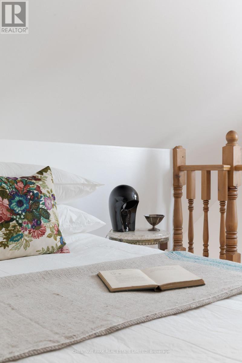 Loft - 28 Centre Street, Prince Edward County, Ontario  K0K 2T0 - Photo 2 - X12410265