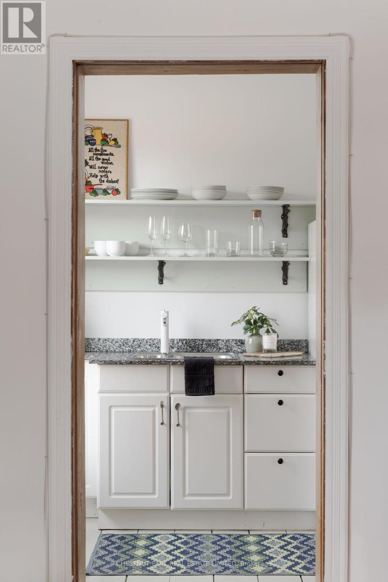 Loft - 28 Centre Street, Prince Edward County, Ontario  K0K 2T0 - Photo 5 - X12410265