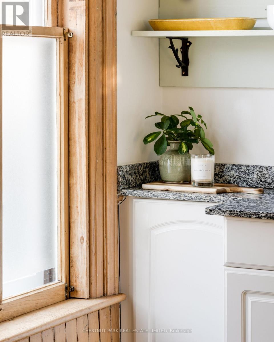 Loft - 28 Centre Street, Prince Edward County, Ontario  K0K 2T0 - Photo 6 - X12410265