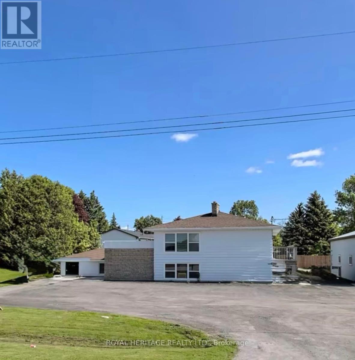 20 Pigeon Lake Road, Kawartha Lakes (Lindsay), Ontario  K9V 4R6 - Photo 2 - X12410276