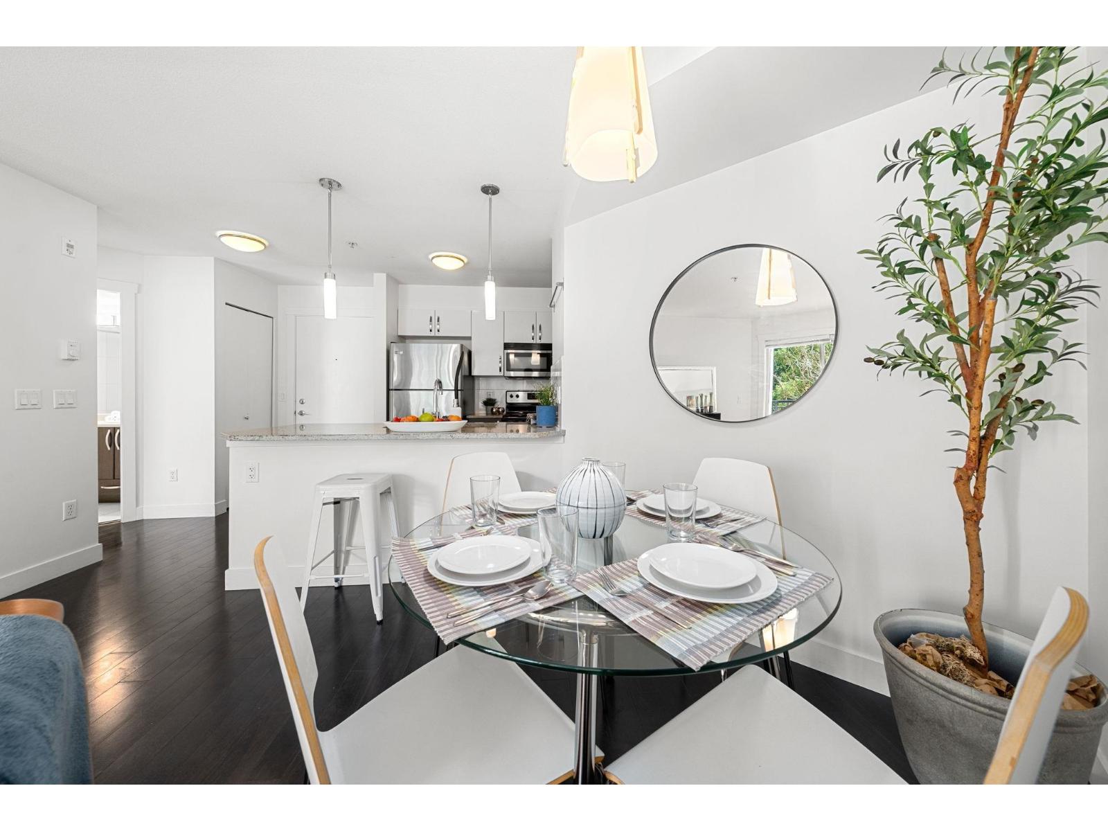 209 13555 Gateway Drive, Surrey, British Columbia  V3T 0B5 - Photo 10 - R3048341