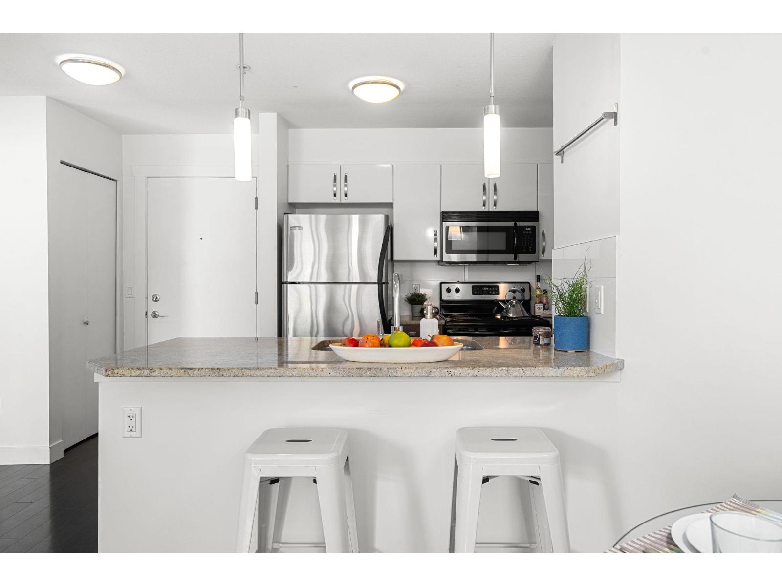 209 13555 Gateway Drive, Surrey, British Columbia  V3T 0B5 - Photo 16 - R3048341