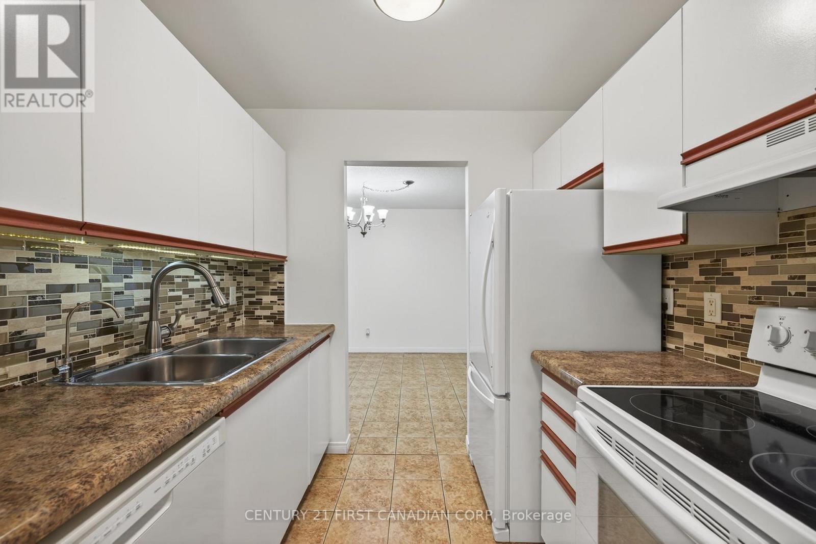 92 - 144 Conway Drive, London South (South X), Ontario  N6E 3N3 - Photo 10 - X12410230