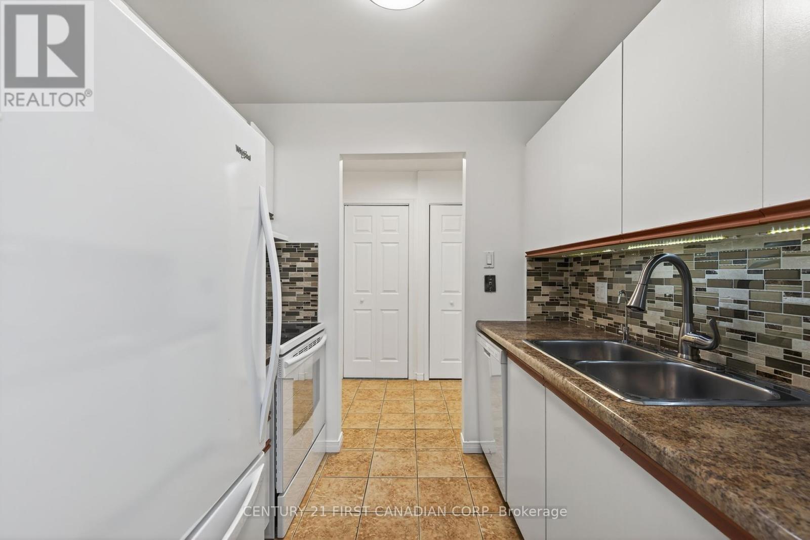 92 - 144 Conway Drive, London South (South X), Ontario  N6E 3N3 - Photo 11 - X12410230