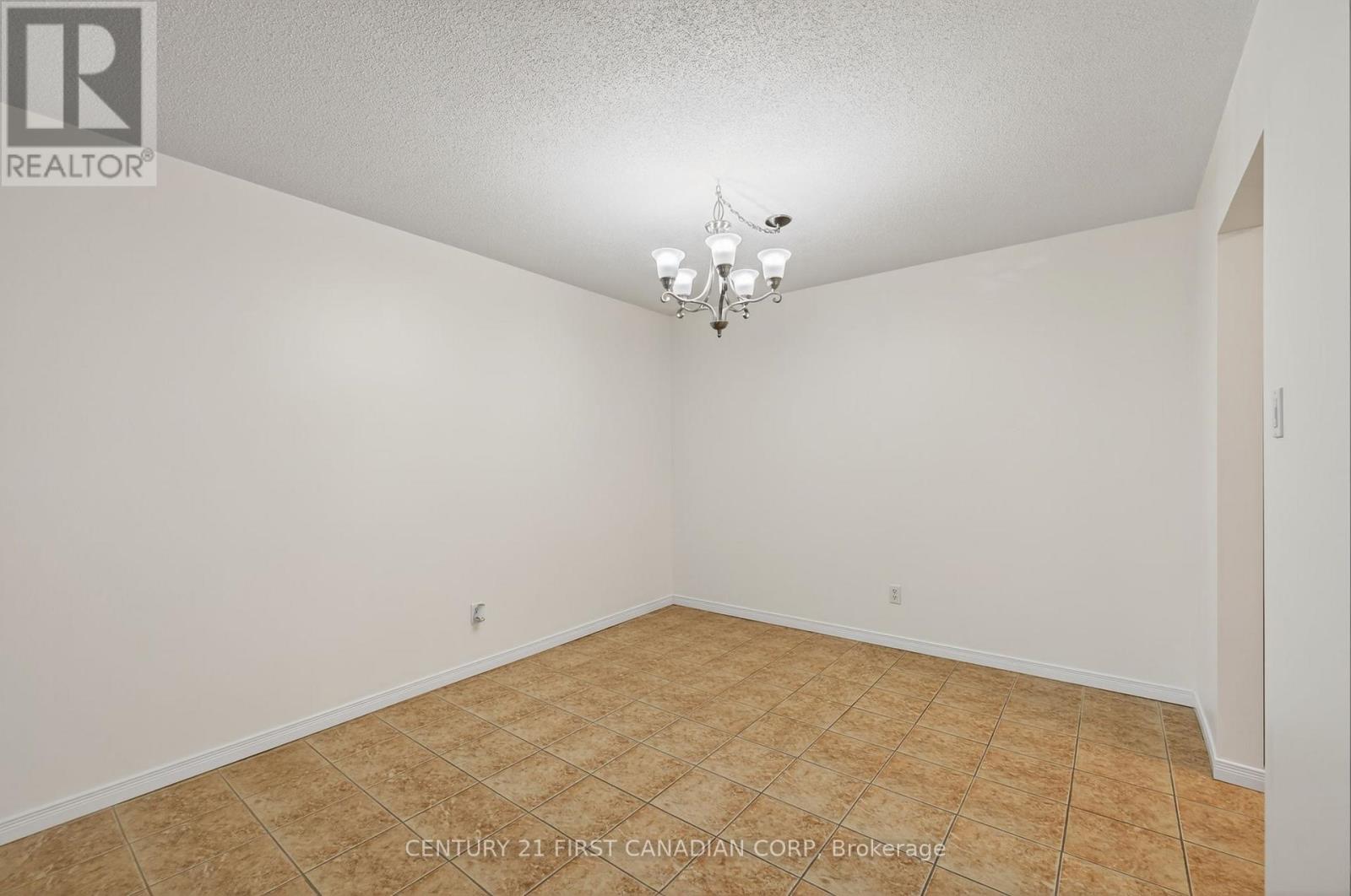 92 - 144 Conway Drive, London South (South X), Ontario  N6E 3N3 - Photo 14 - X12410230