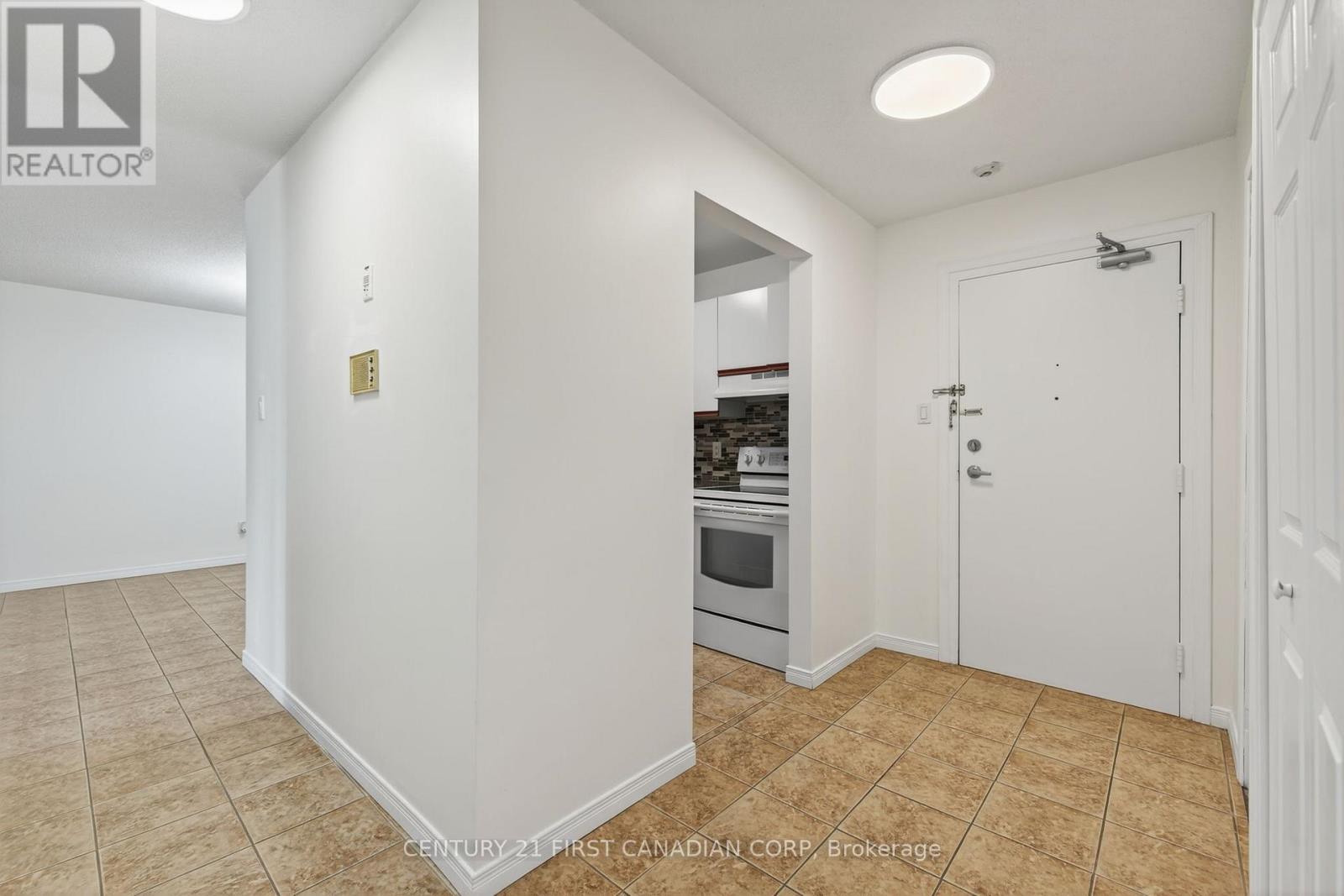 92 - 144 Conway Drive, London South (South X), Ontario  N6E 3N3 - Photo 25 - X12410230