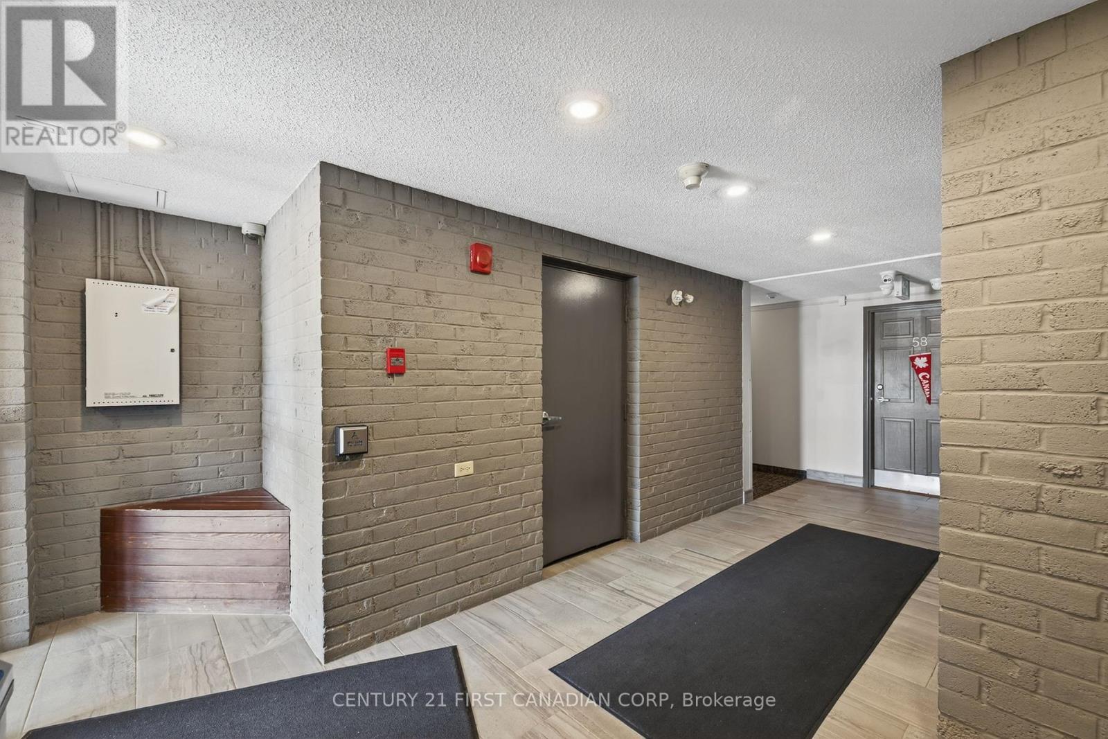 92 - 144 Conway Drive, London South (South X), Ontario  N6E 3N3 - Photo 5 - X12410230