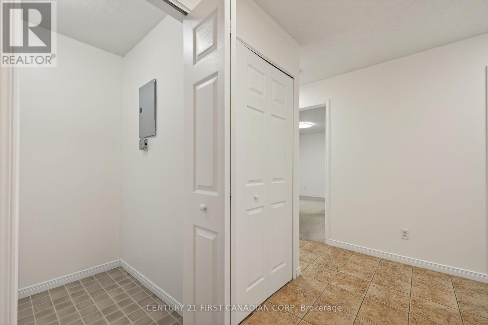 92 - 144 Conway Drive, London South (South X), Ontario  N6E 3N3 - Photo 9 - X12410230