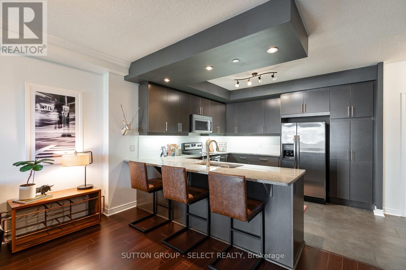 1110 - 330 Ridout Street N, London East, Ontario  N6A 0A7 - Photo 6 - X12410263