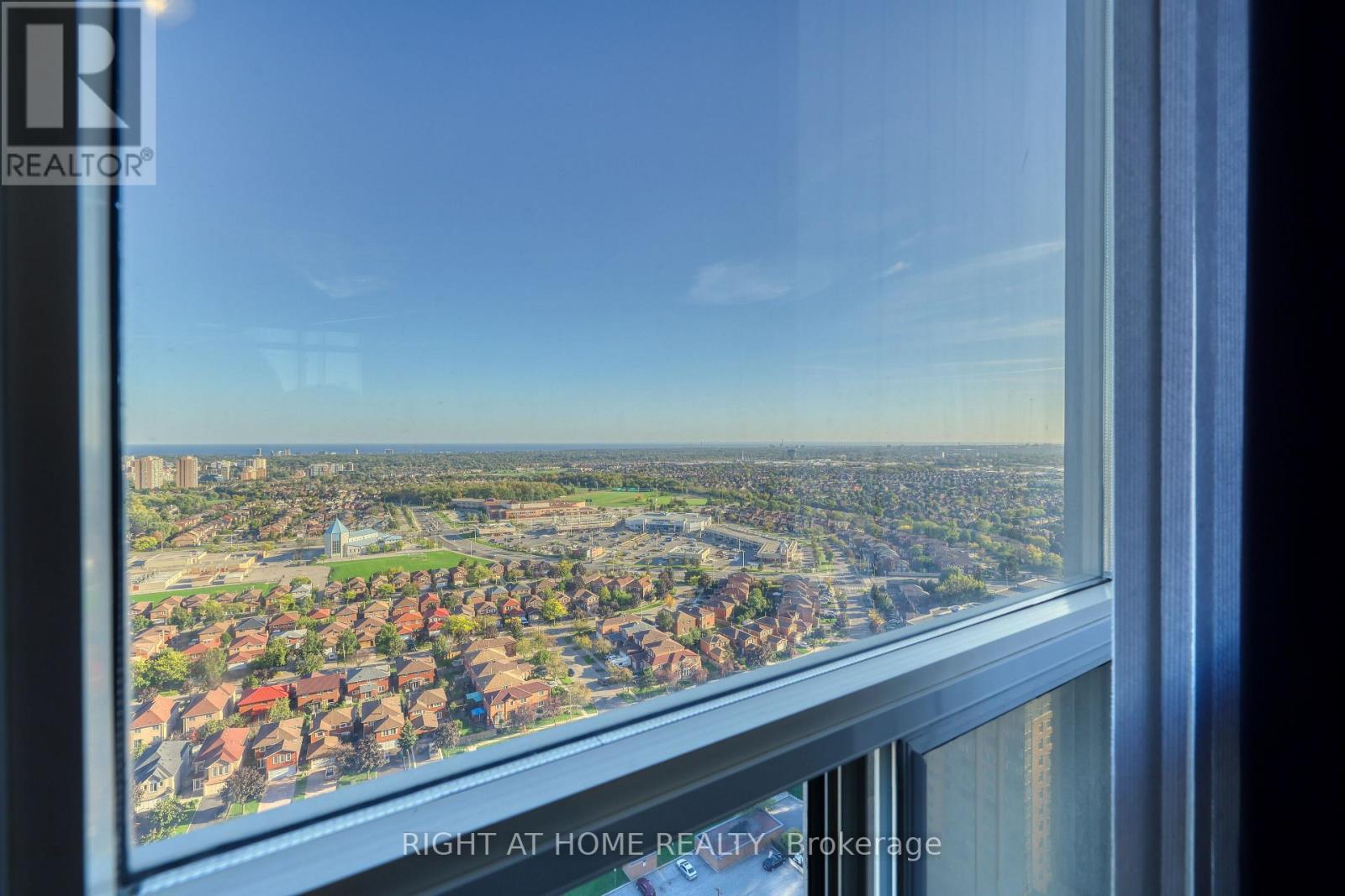 2807 - 3880 Duke Of York Boulevard, Mississauga, Ontario  L5B 4M7 - Photo 13 - W12410077
