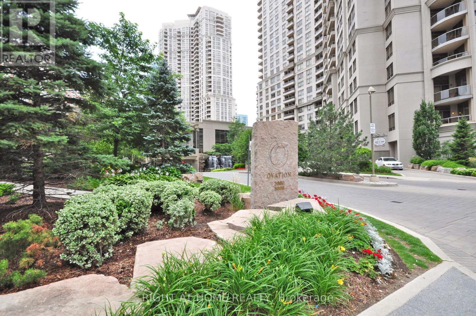 2807 - 3880 Duke Of York Boulevard, Mississauga, Ontario  L5B 4M7 - Photo 2 - W12410077