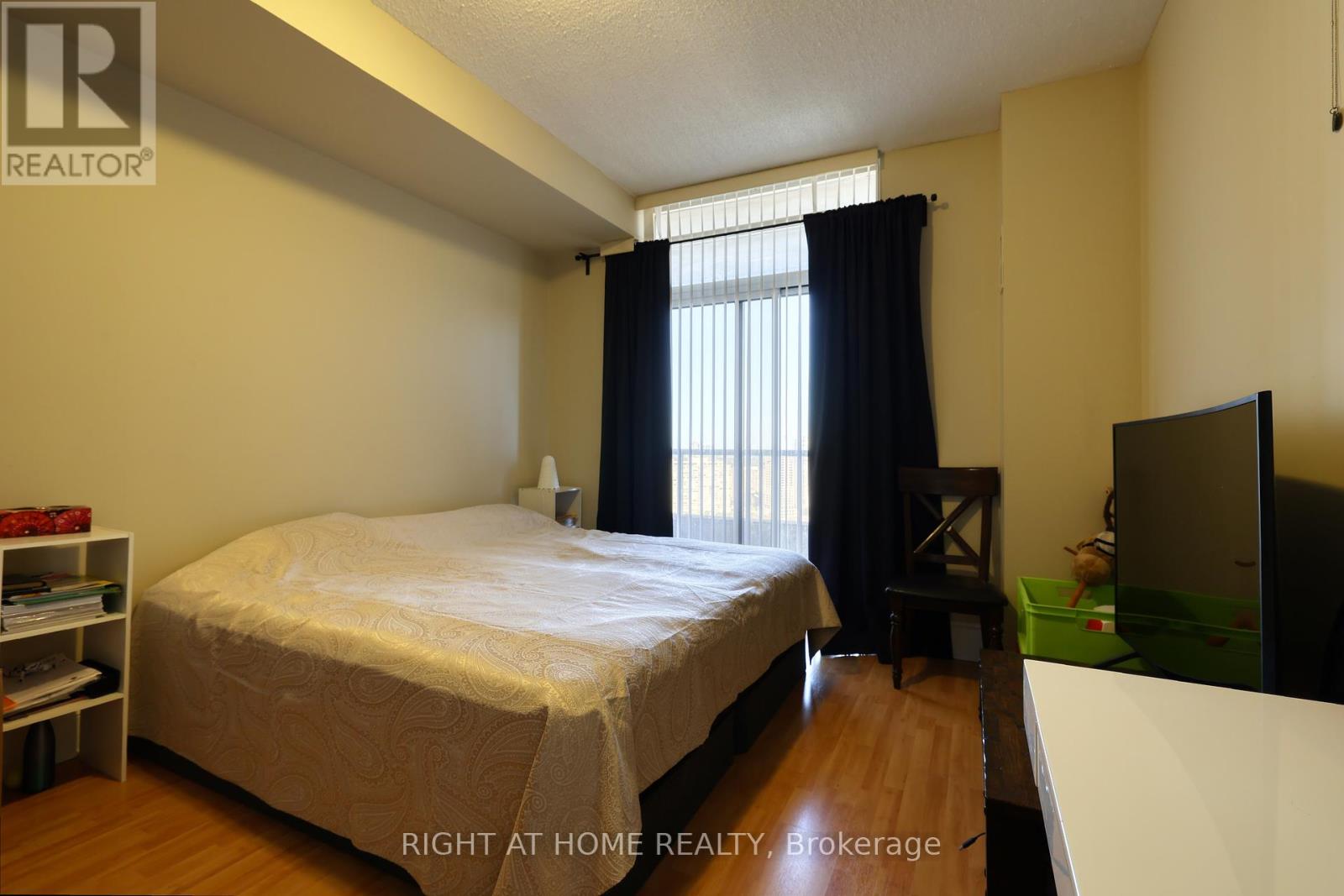 2807 - 3880 Duke Of York Boulevard, Mississauga, Ontario  L5B 4M7 - Photo 32 - W12410077
