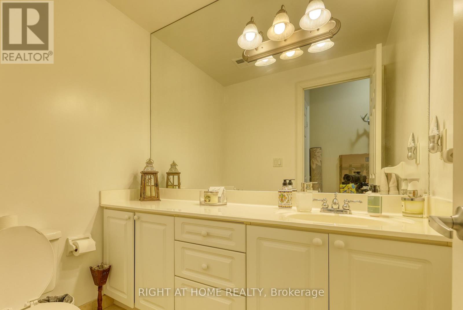 2807 - 3880 Duke Of York Boulevard, Mississauga, Ontario  L5B 4M7 - Photo 39 - W12410077