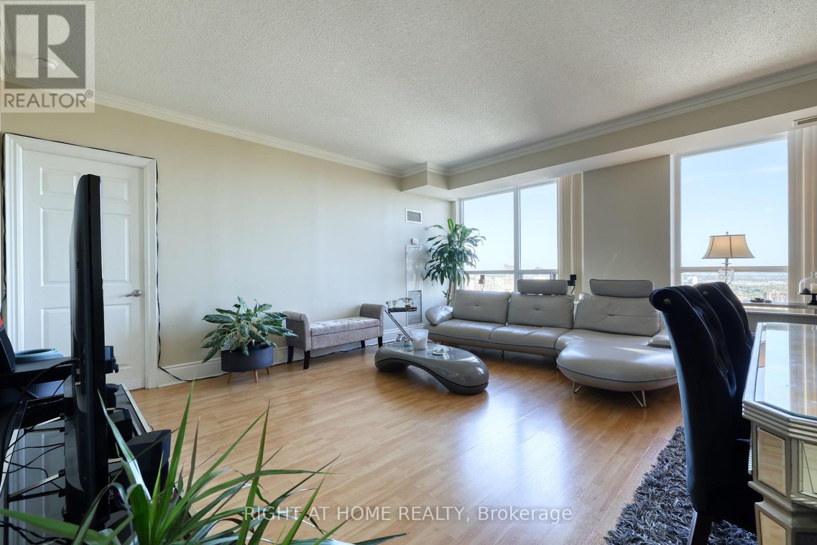2807 - 3880 Duke Of York Boulevard, Mississauga, Ontario  L5B 4M7 - Photo 9 - W12410077
