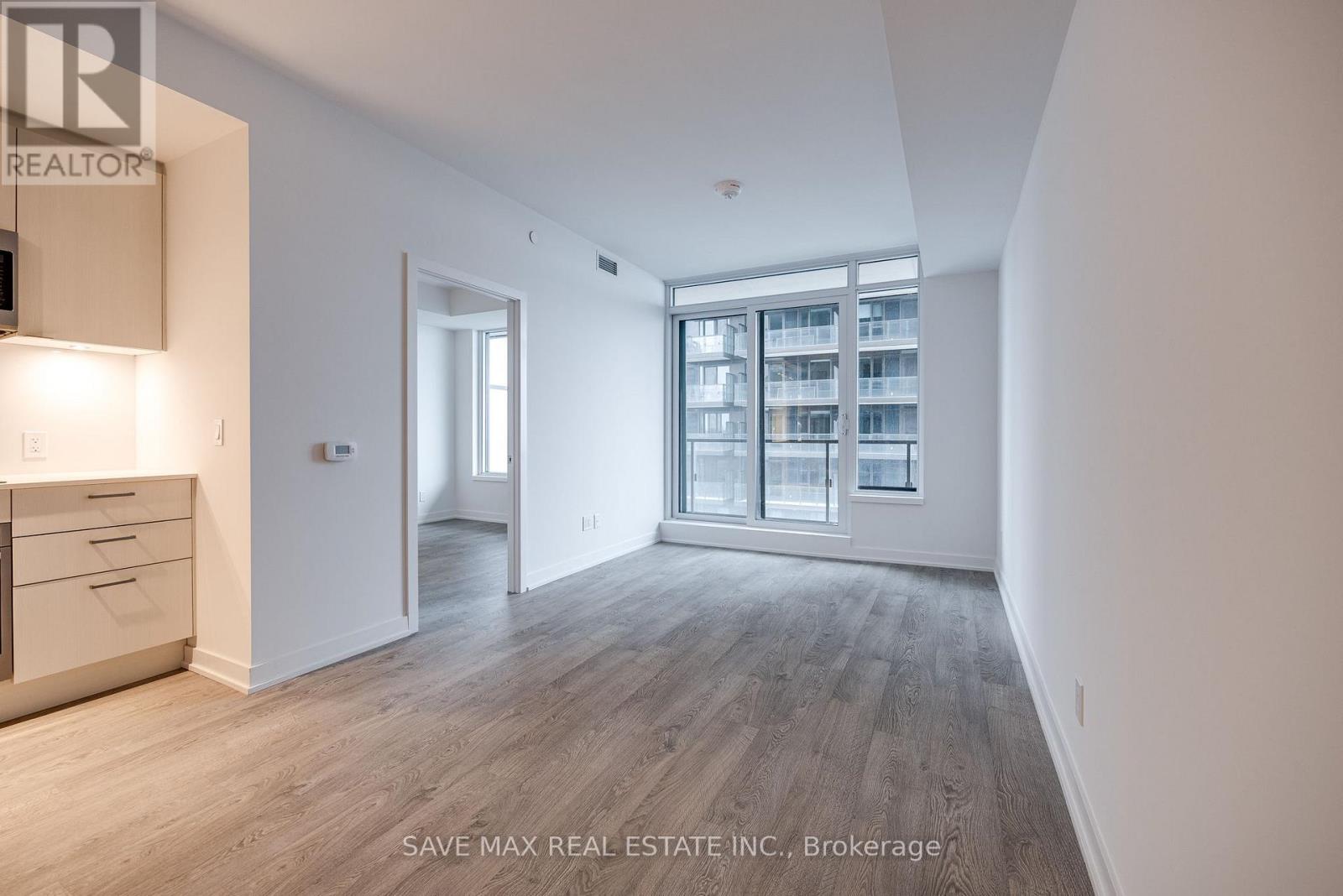 2206 - 1928 Lakeshore Boulevard, Toronto, Ontario  M6S 0B1 - Photo 4 - W12410093