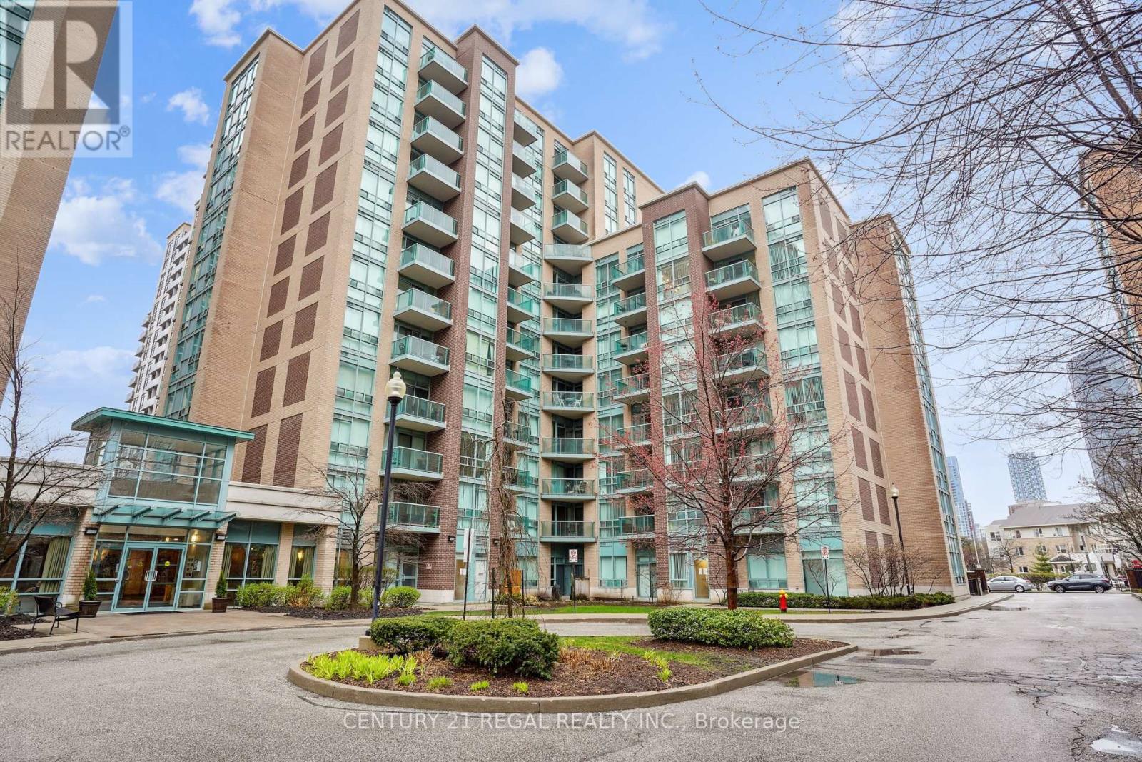 1004 - 9 Michael Power Place, Toronto, Ontario  M9A 0A5 - Photo 1 - W12410105