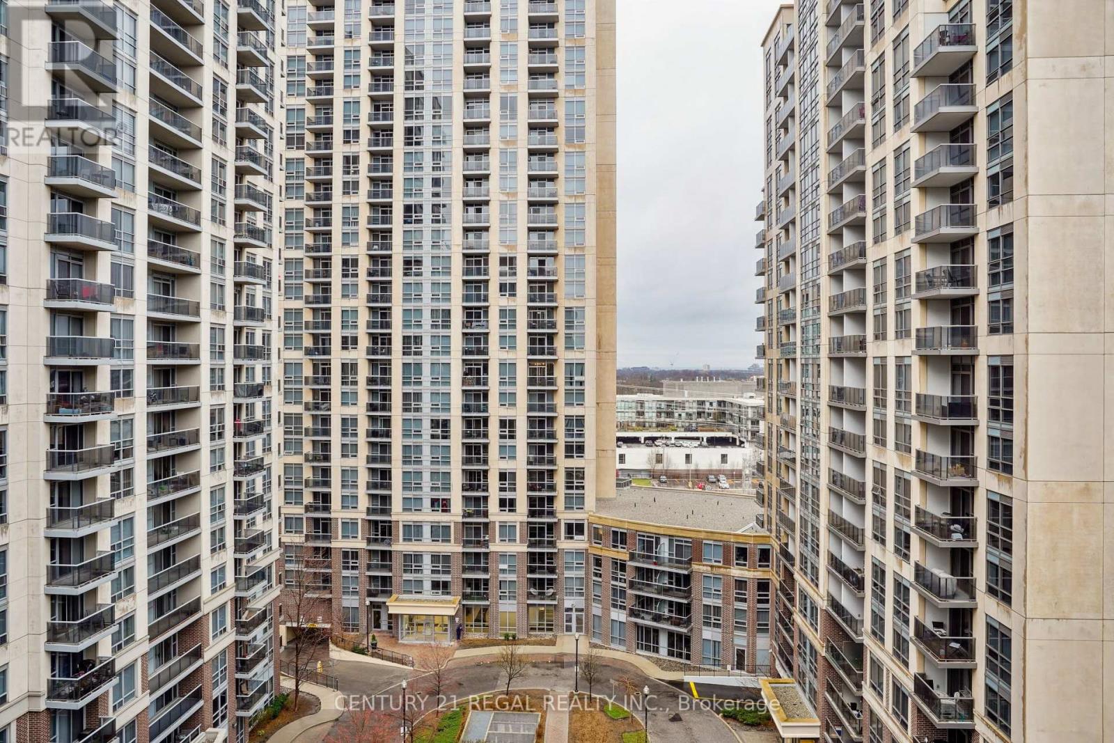1004 - 9 Michael Power Place, Toronto, Ontario  M9A 0A5 - Photo 17 - W12410105