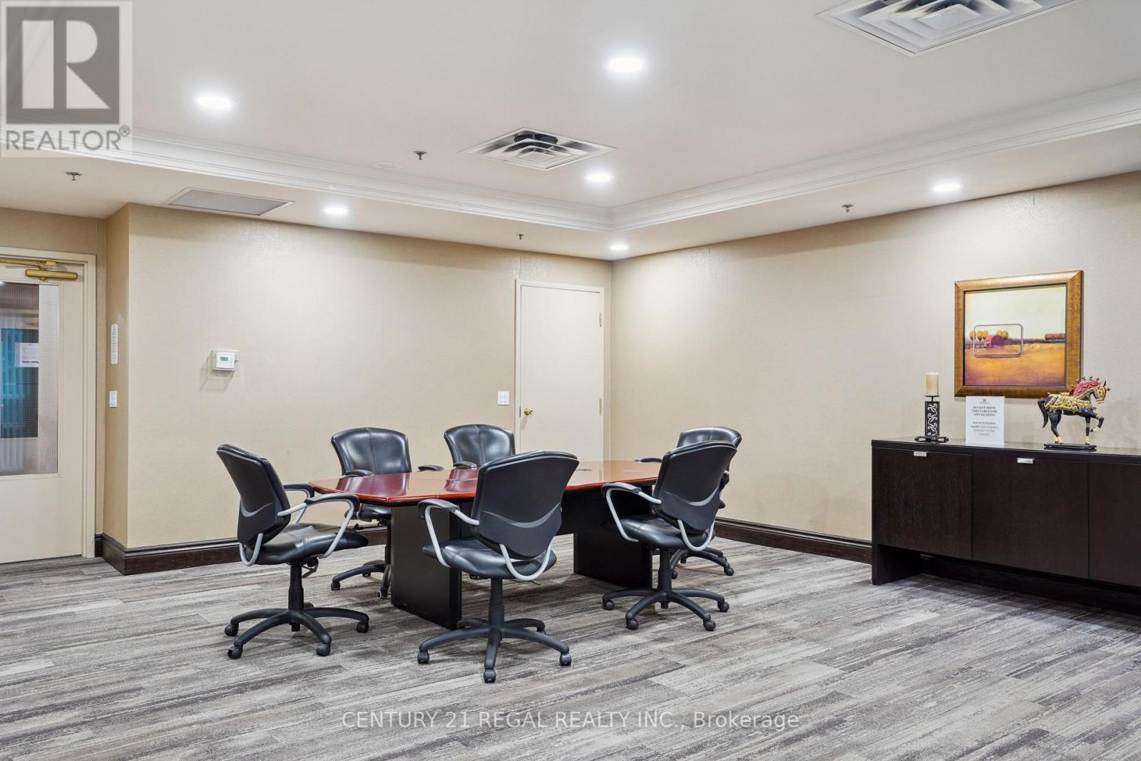 1004 - 9 Michael Power Place, Toronto, Ontario  M9A 0A5 - Photo 22 - W12410105