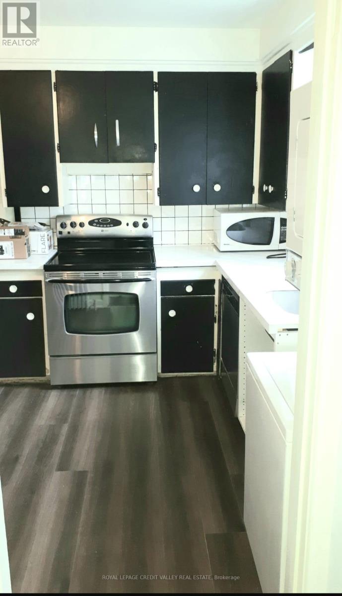 5118 Dundas Street W, Toronto (Islington-City Centre West), Ontario  M9A 1C2 - Photo 8 - W12410112