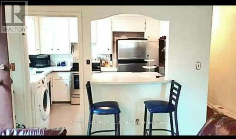 5118 Dundas Street W, Toronto (Islington-City Centre West), Ontario  M9A 1C2 - Photo 9 - W12410112