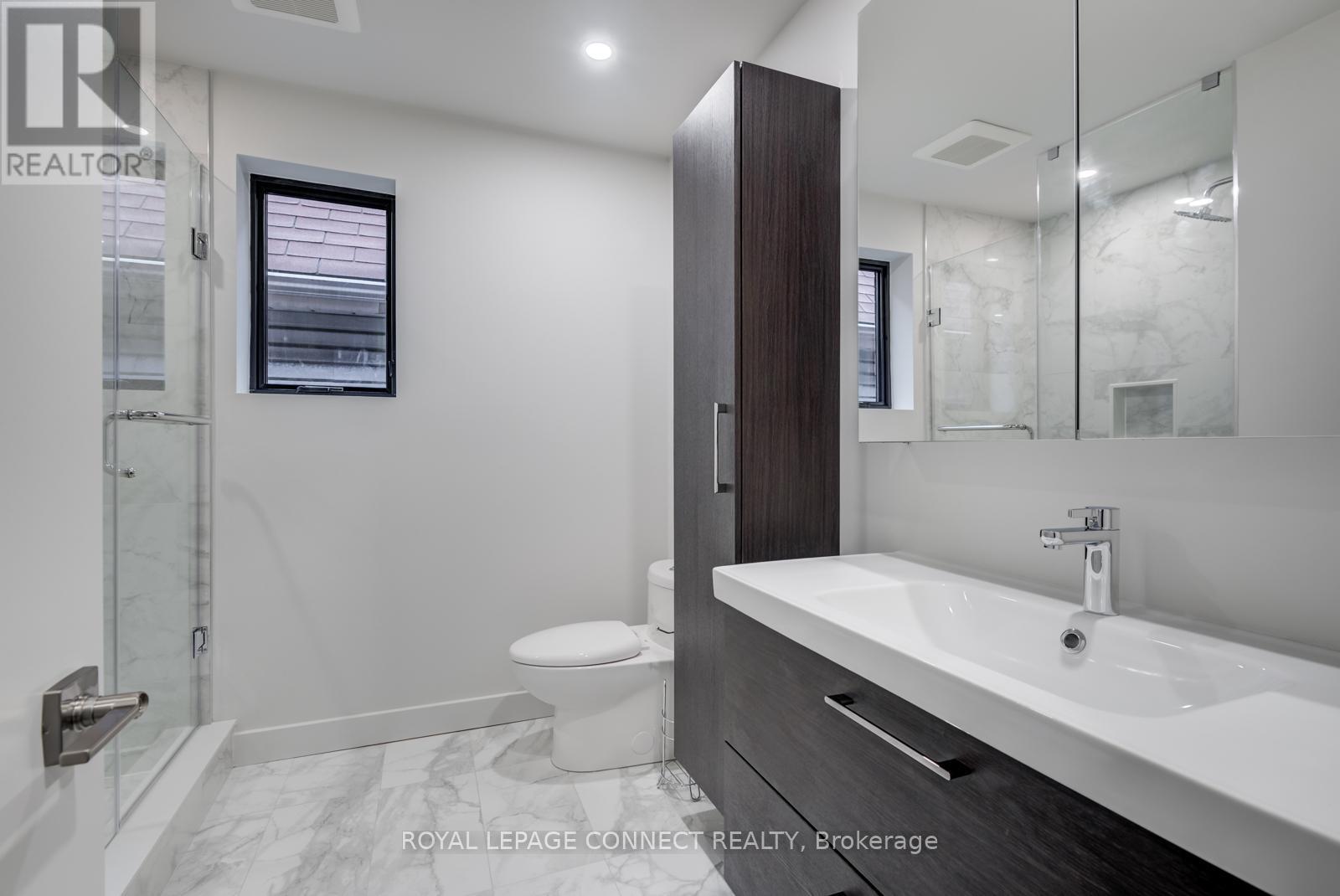 2 - 36 Hallam Street, Toronto, Ontario  M6G 1W2 - Photo 8 - W12410124