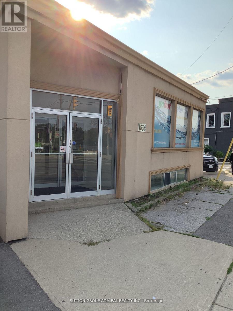 1634 Weston Road W, Toronto (Weston), Ontario  M9N 1T9 - Photo 2 - W12410183