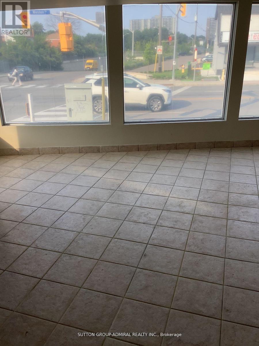 1634 Weston Road W, Toronto (Weston), Ontario  M9N 1T9 - Photo 5 - W12410183