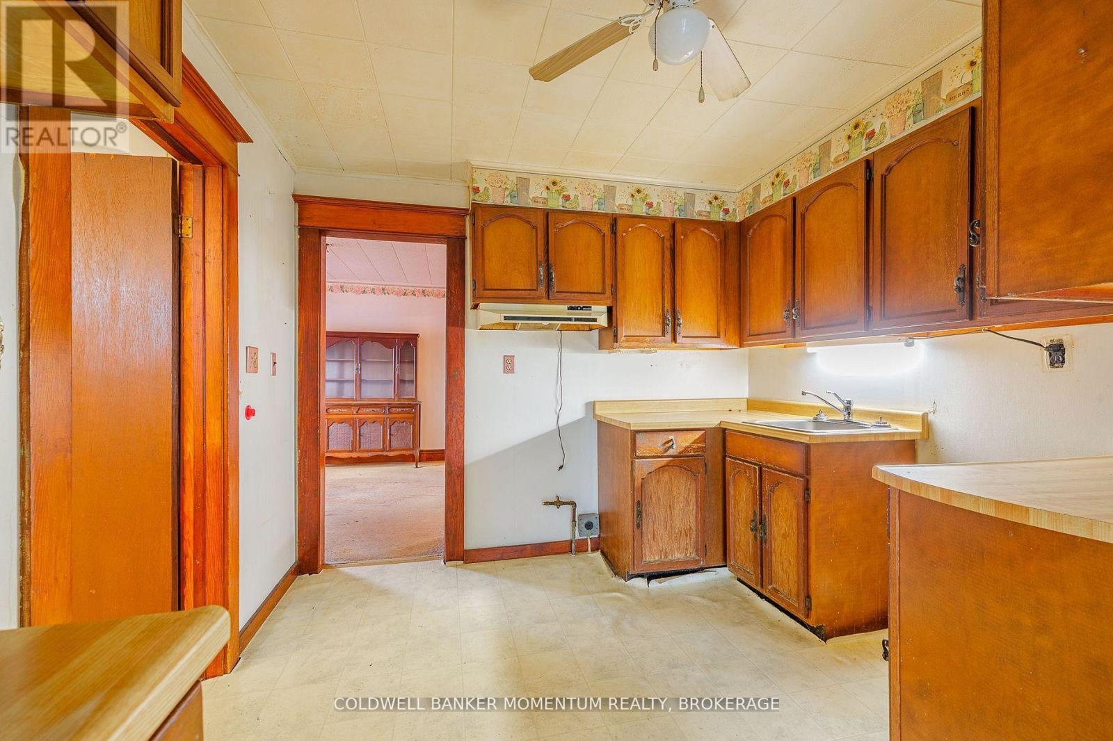 263 Humboldt Parkway, Port Colborne, Ontario  L3K 2H7 - Photo 14 - X12410099