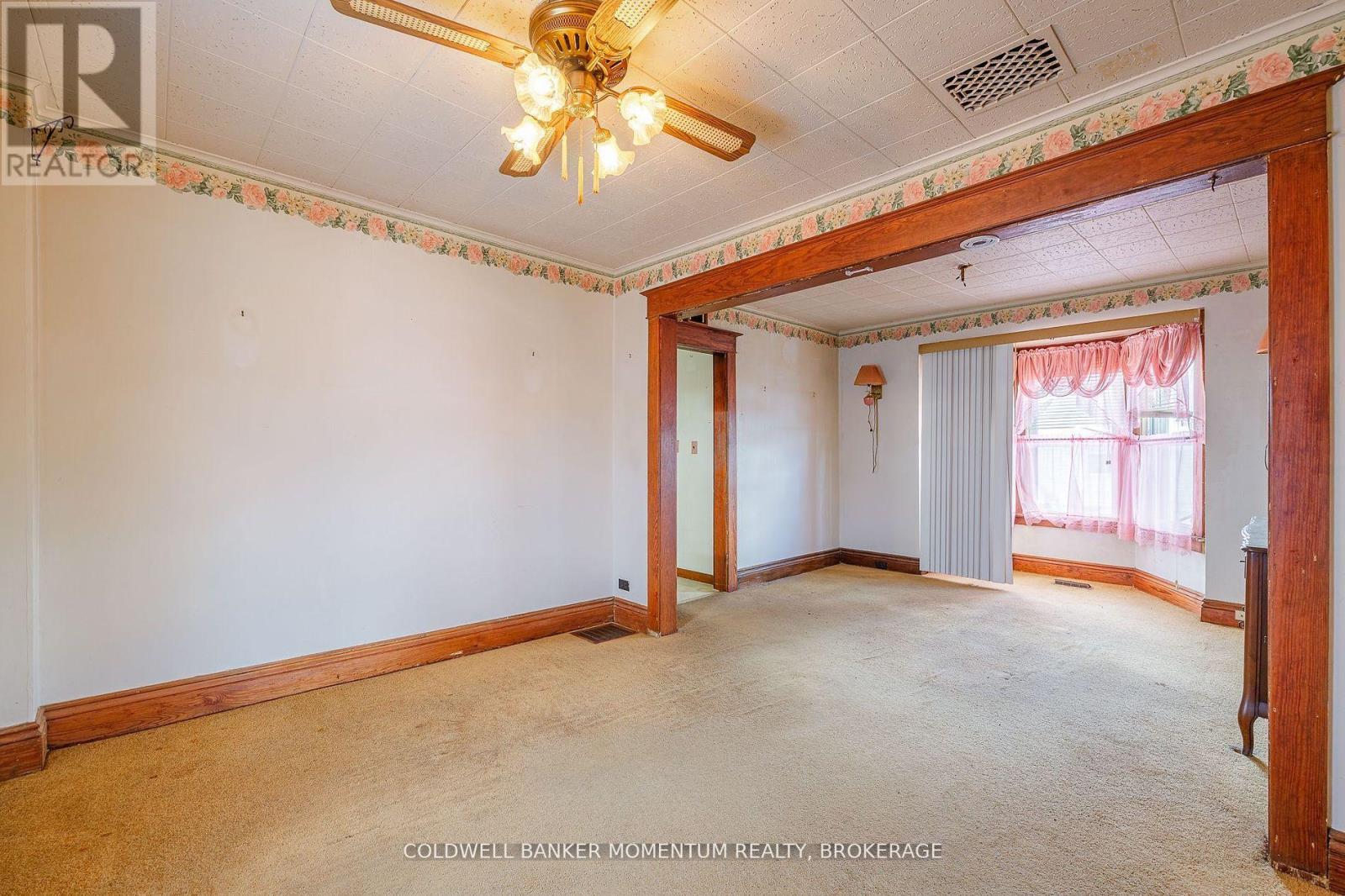 263 Humboldt Parkway, Port Colborne, Ontario  L3K 2H7 - Photo 11 - X12410099