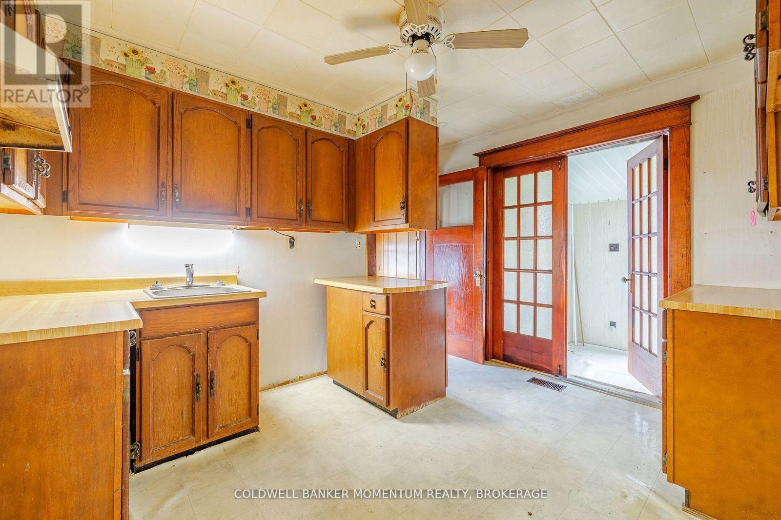 263 Humboldt Parkway, Port Colborne, Ontario  L3K 2H7 - Photo 13 - X12410099