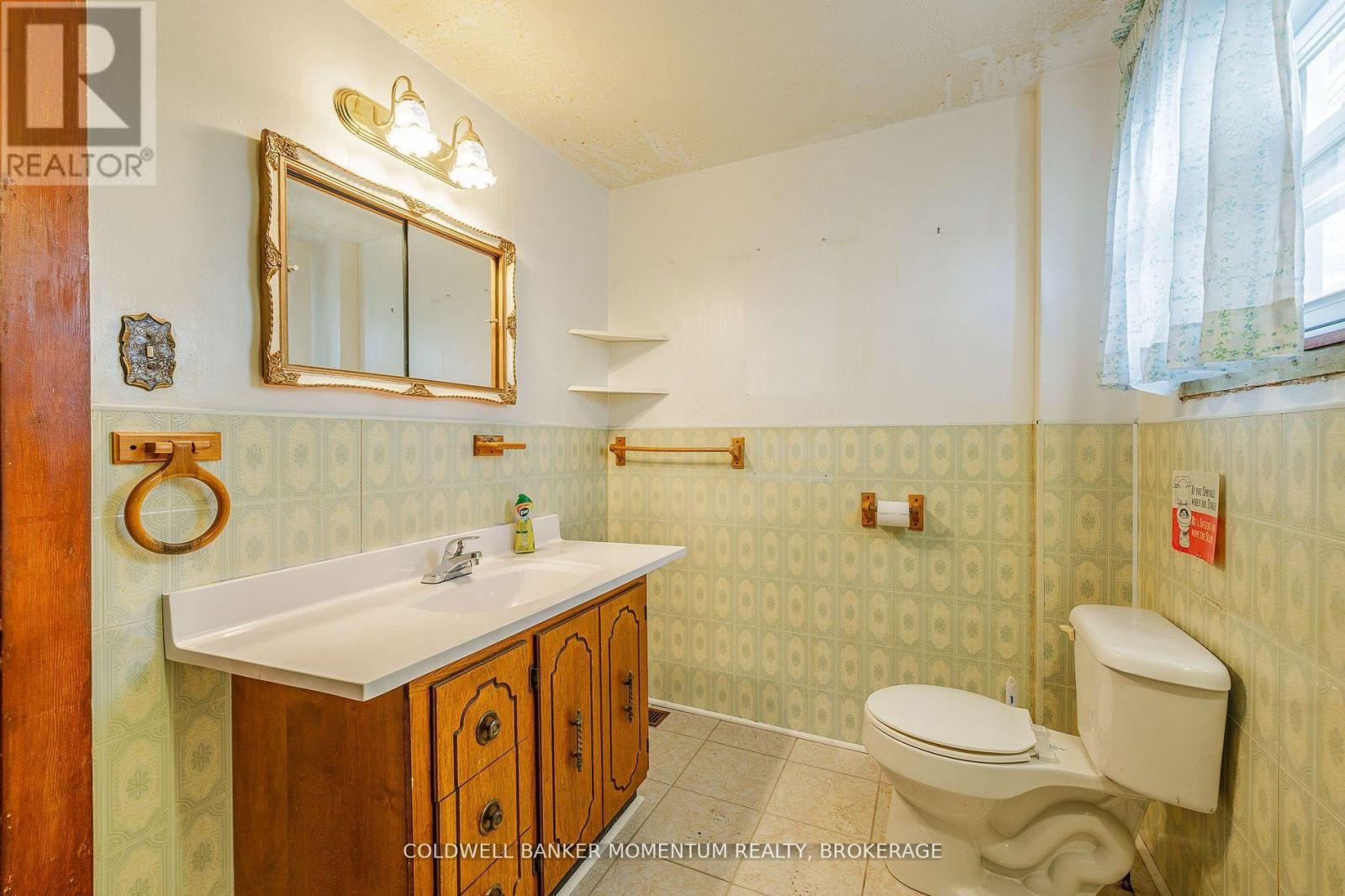 263 Humboldt Parkway, Port Colborne, Ontario  L3K 2H7 - Photo 17 - X12410099