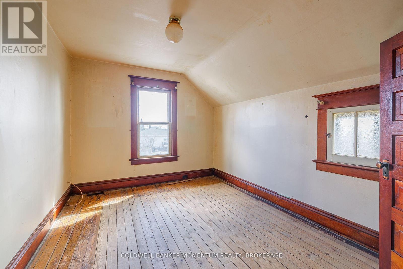 263 Humboldt Parkway, Port Colborne, Ontario  L3K 2H7 - Photo 22 - X12410099