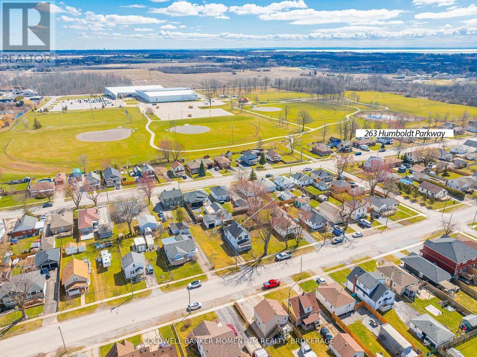 263 Humboldt Parkway, Port Colborne, Ontario  L3K 2H7 - Photo 31 - X12410099