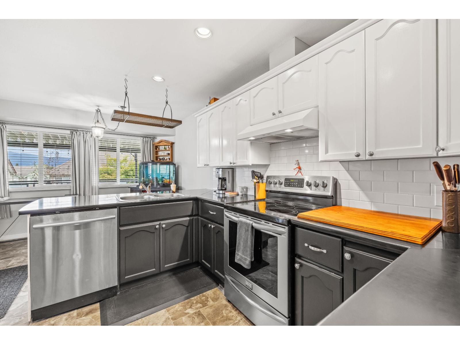 32649 Kudo Drive, Mission, British Columbia  V2V 6T5 - Photo 11 - R3048975