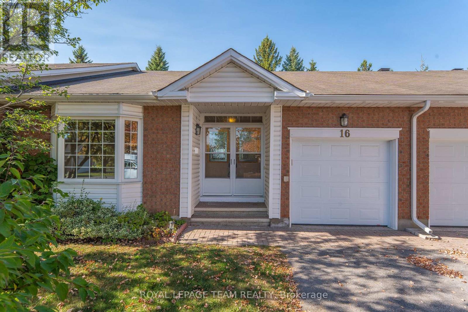 16 Oyster Bay Court, Ottawa, Ontario  K2S 1H3 - Photo 2 - X12410220