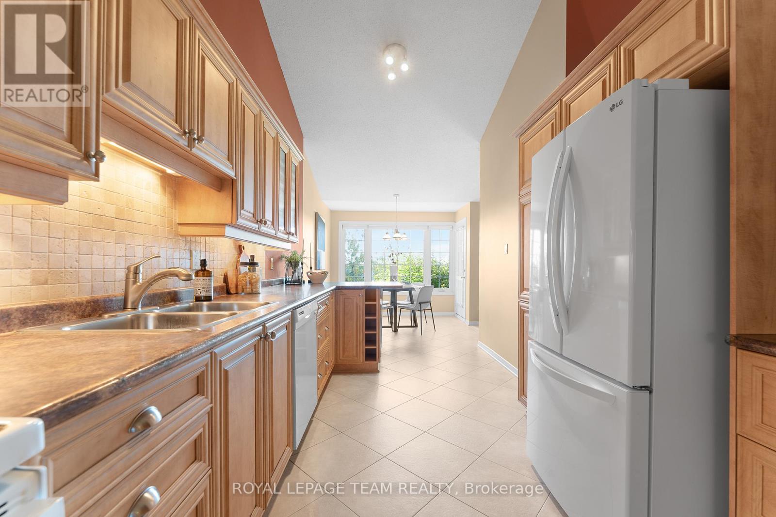 16 Oyster Bay Court, Ottawa, Ontario  K2S 1H3 - Photo 25 - X12410220