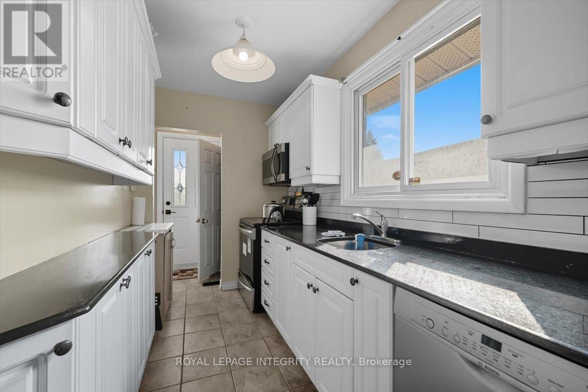 1293 Maitland Avenue, Ottawa, Ontario  K2C 2C4 - Photo 13 - X12410223