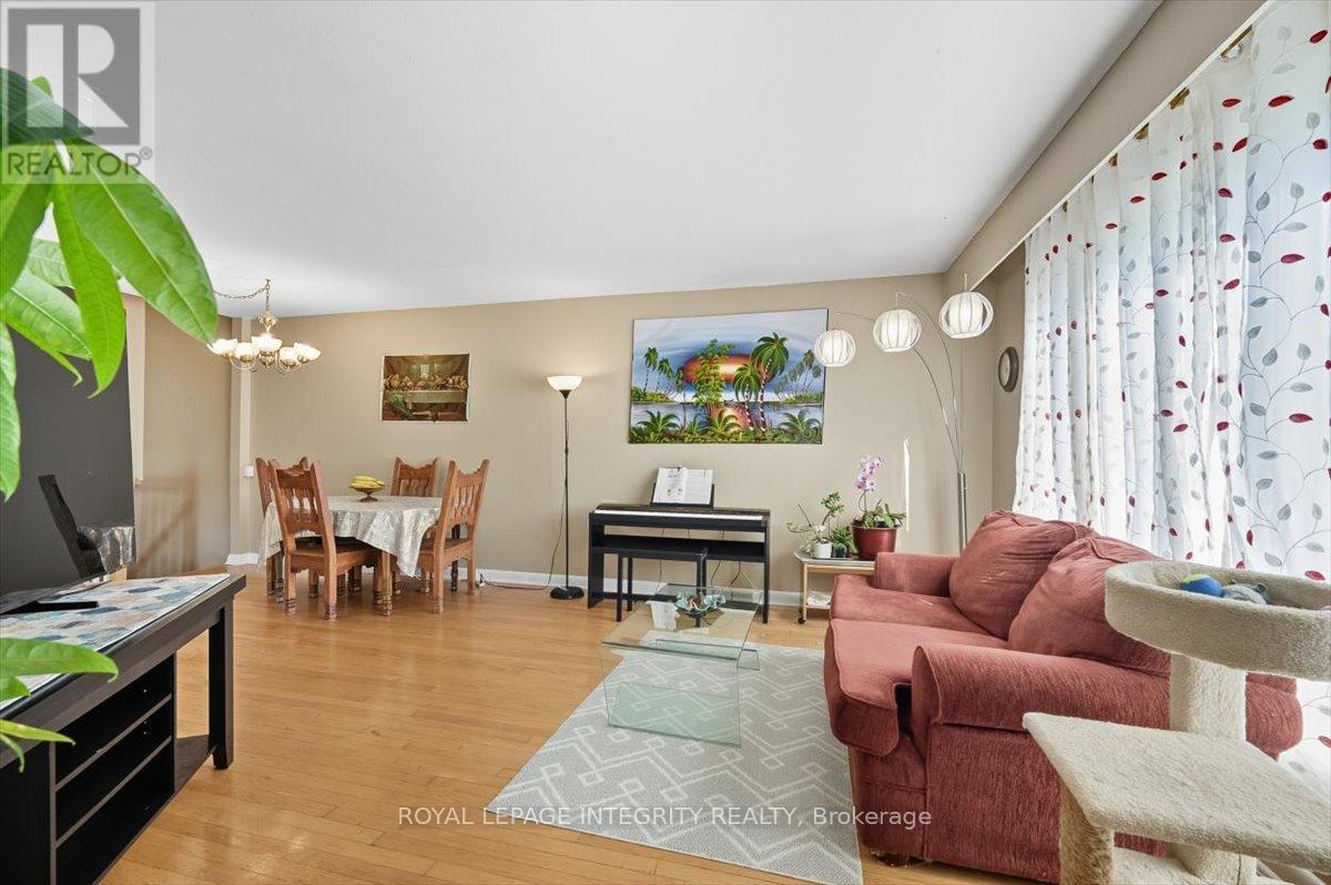 1293 Maitland Avenue, Ottawa, Ontario  K2C 2C4 - Photo 4 - X12410223