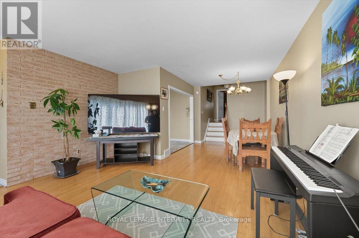 1293 Maitland Avenue, Ottawa, Ontario  K2C 2C4 - Photo 5 - X12410223