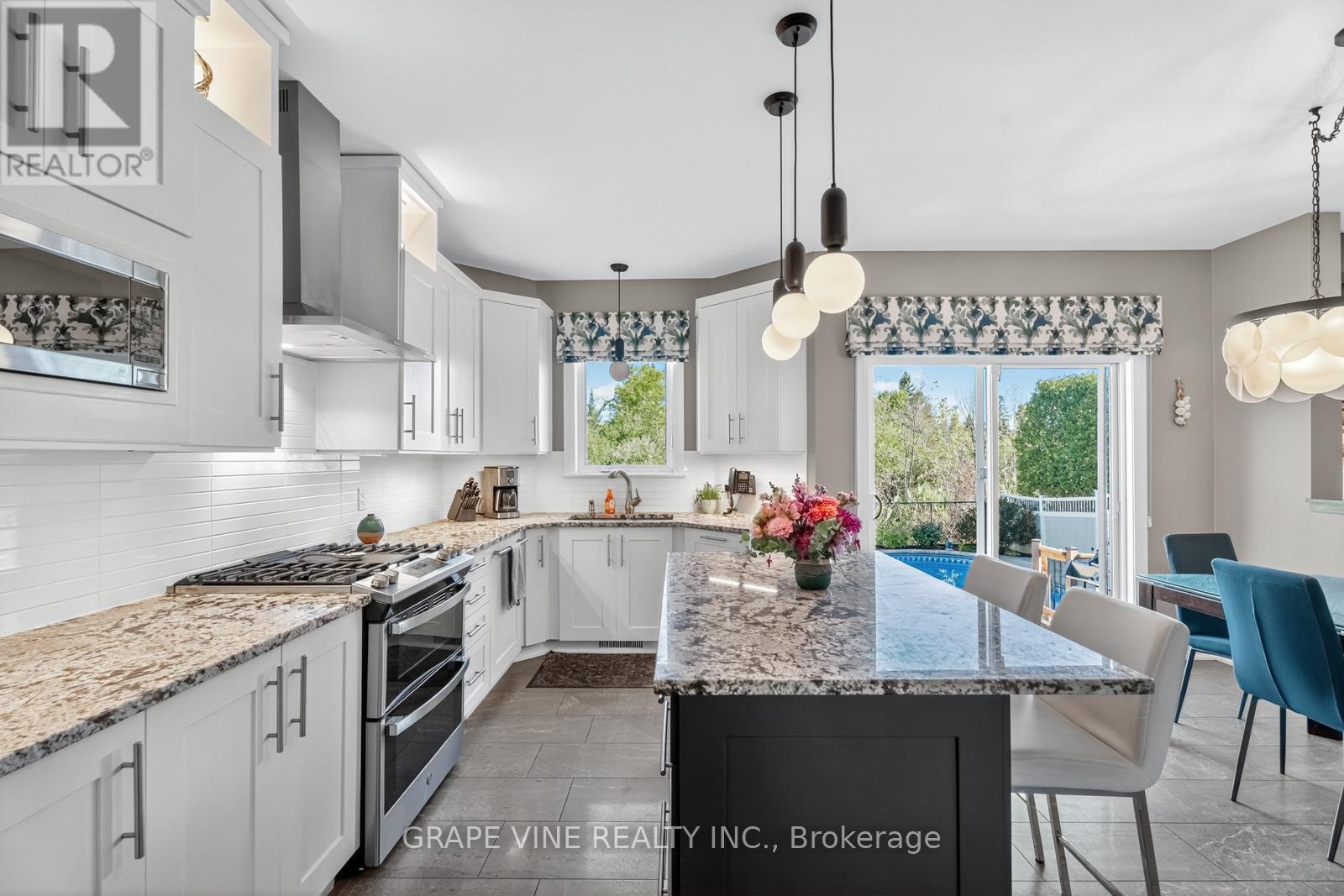 114 Kimpton Drive, Ottawa, Ontario  K2S 0B9 - Photo 13 - X12410272