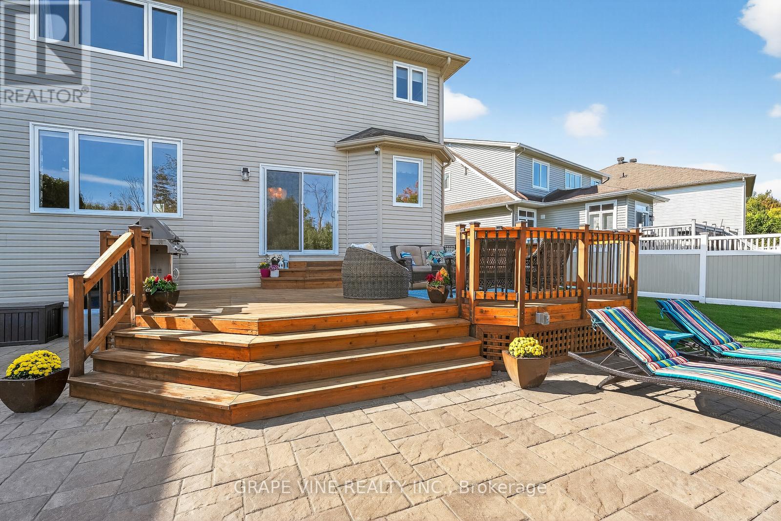 114 Kimpton Drive, Ottawa, Ontario  K2S 0B9 - Photo 37 - X12410272