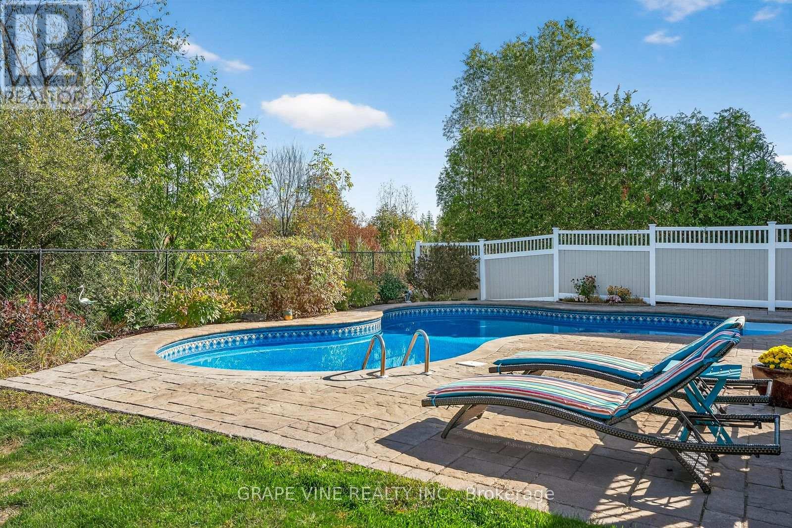 114 Kimpton Drive, Ottawa, Ontario  K2S 0B9 - Photo 39 - X12410272