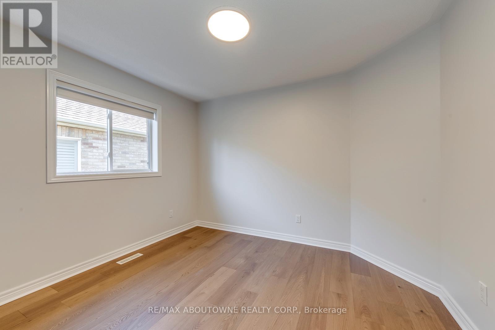2491 Logan Avenue, Oakville, Ontario  L6H 6S1 - Photo 39 - W12408457
