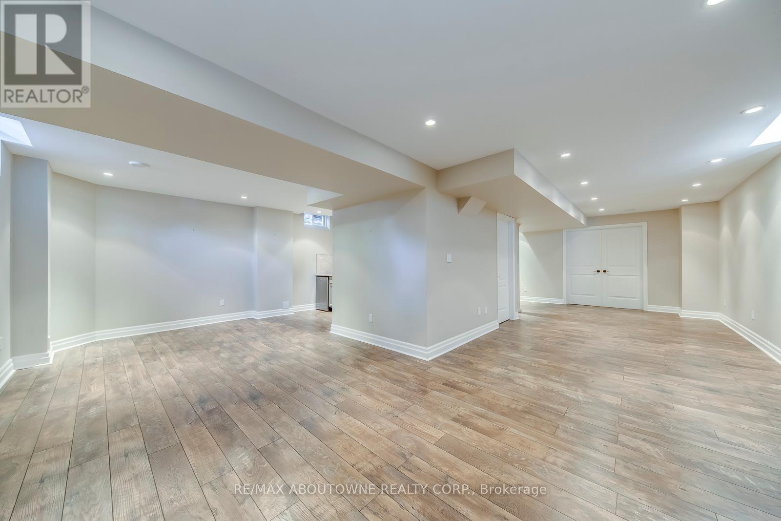 2491 Logan Avenue, Oakville, Ontario  L6H 6S1 - Photo 45 - W12408457