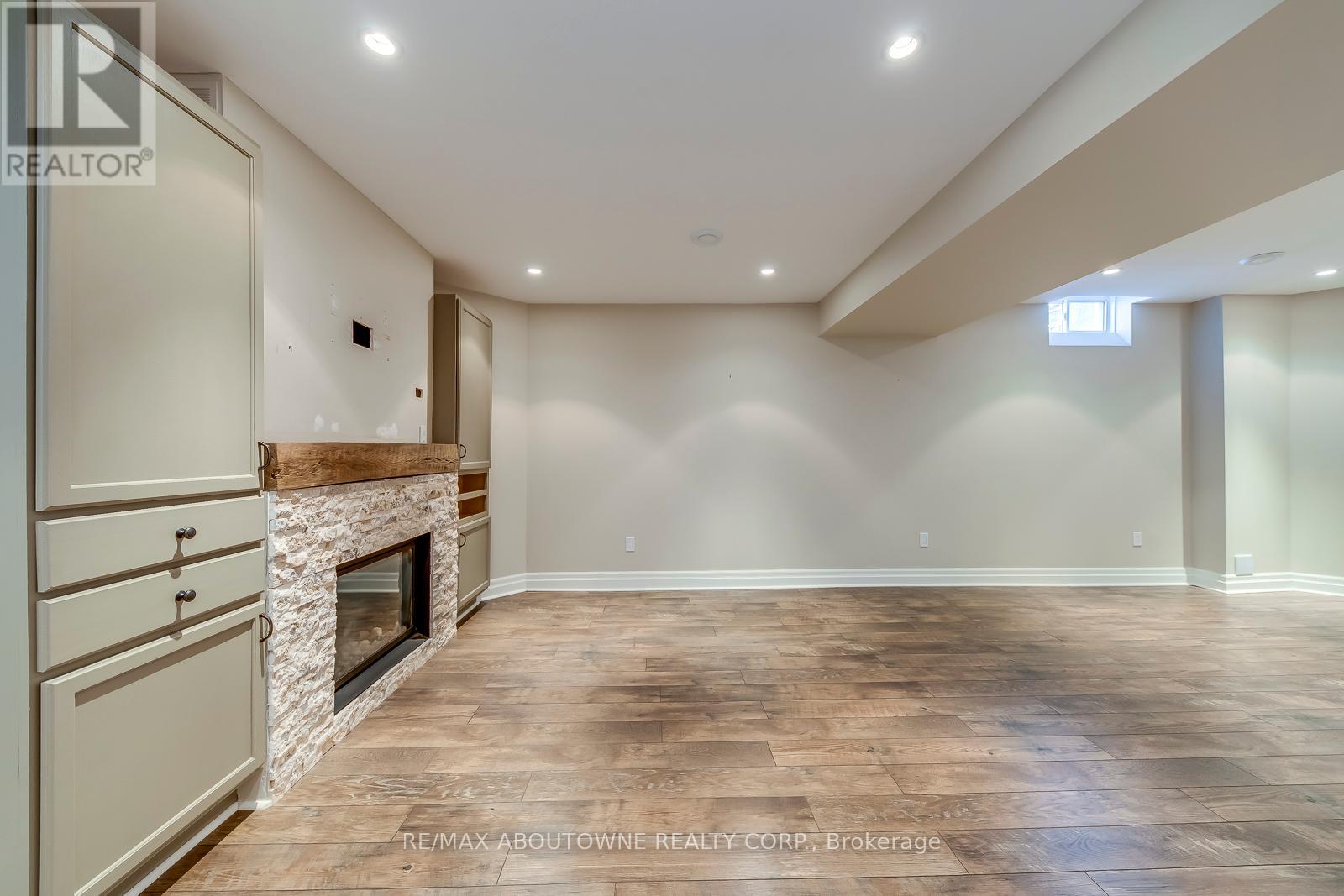 2491 Logan Avenue, Oakville, Ontario  L6H 6S1 - Photo 43 - W12408457
